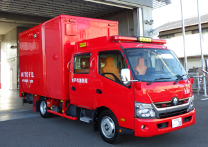 資機材搬送車