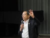 講師