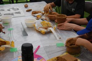 土器作りの様子