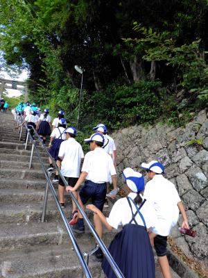 0825　金崎宮　階段上り