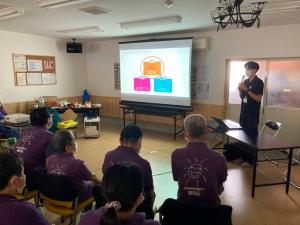 パワーポイント説明の様子