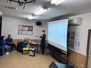 備蓄物資説明の様子