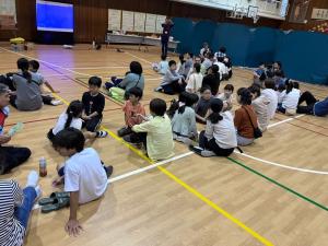 家族で東日本大震災を振り返る話し合いをしている様子