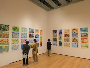 小中学校美術展覧会の様子