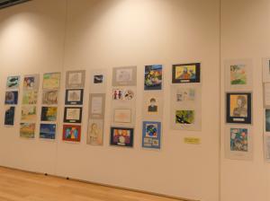 小中学校美術展覧会の様子