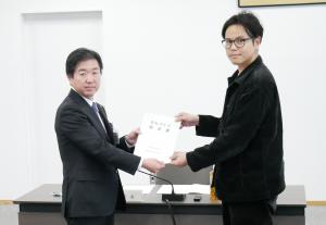 提言書提出の様子
